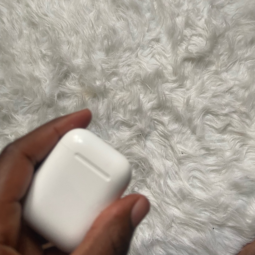 AirPod case - Picture 3 of 3